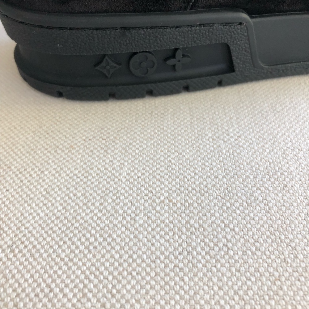 NEW Louis Vuitton Virgil Abloh LV Trainer size 9 - Picture 2 of 4
